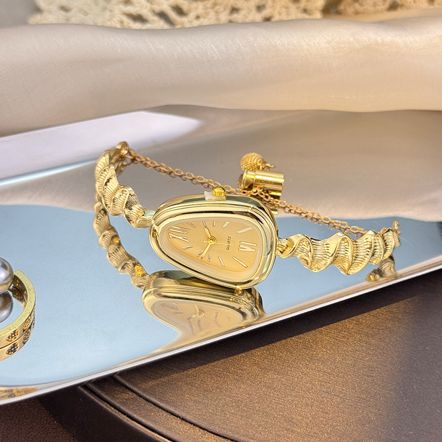 Elegant Snake-Shape Ladies Qua - огляд і ціна Luxury Watch Collection