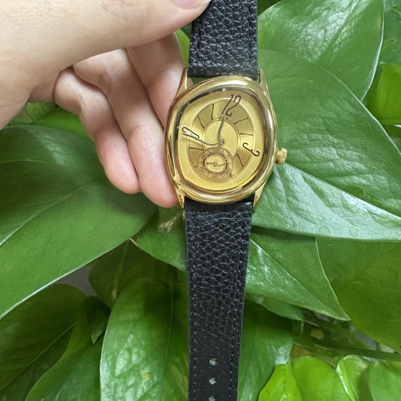 Newly designed uniquely twiste - огляд і ціна Luxury Watch Unique