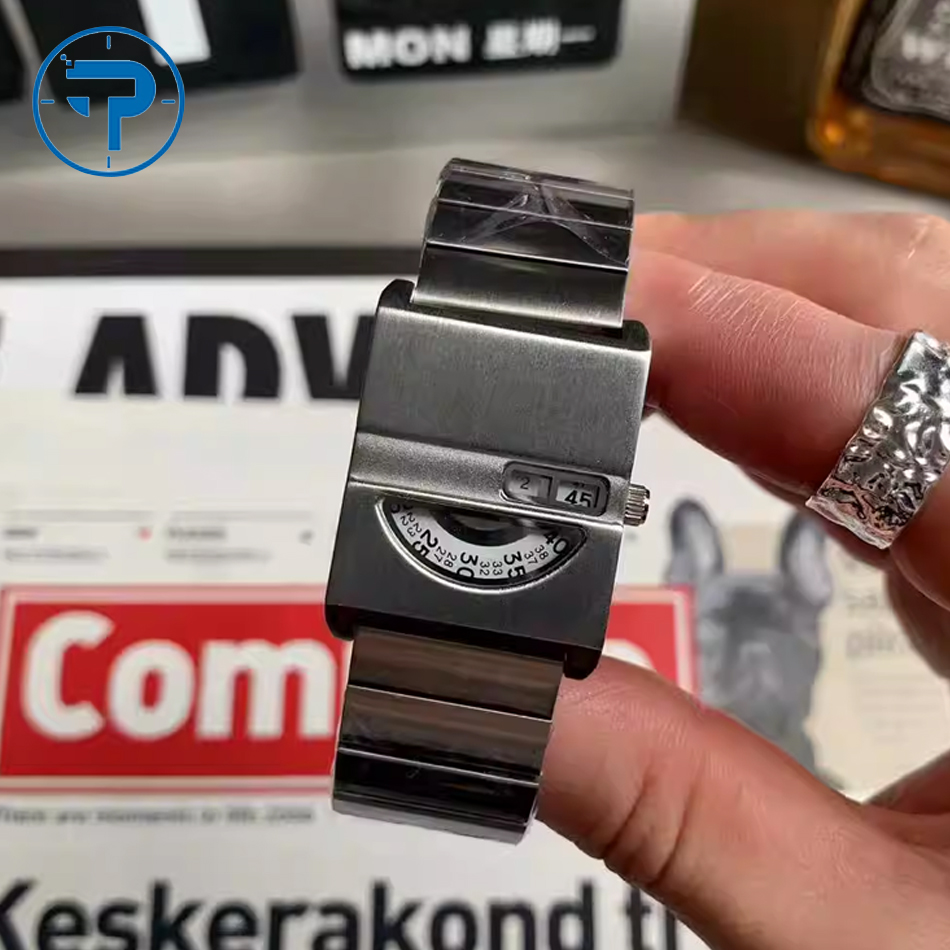 Men's Bracelet Watches Square  - огляд і ціна Luxury Watch Market