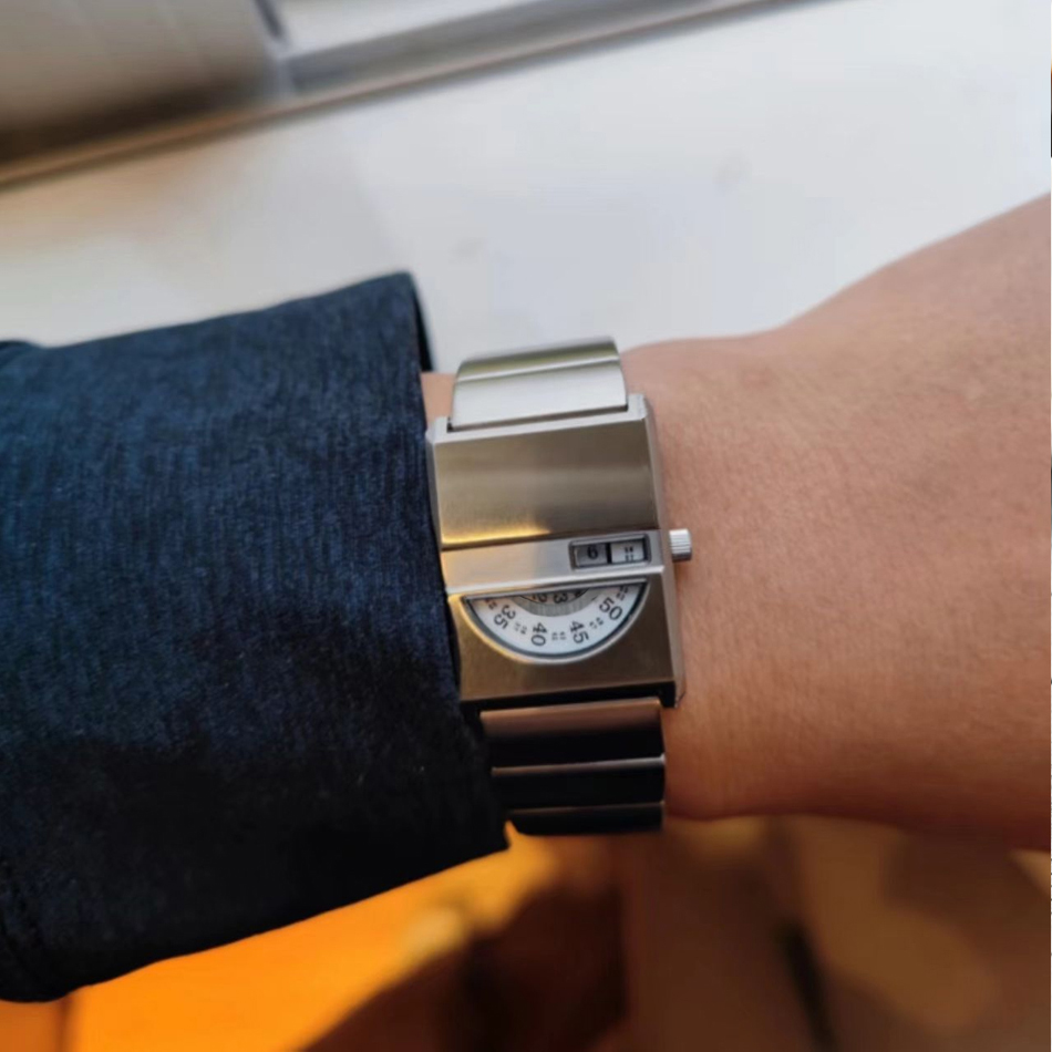 Men's Bracelet Watches Square  - огляд і ціна Luxury Watch Market