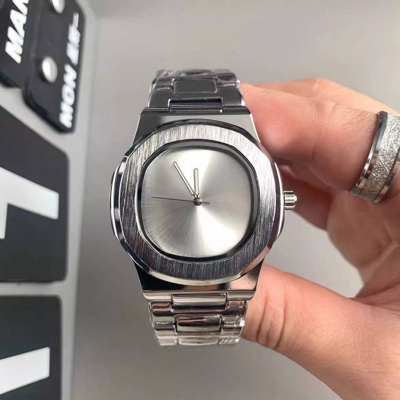 Custom Logo Men's Quartz Watch - огляд і ціна Luxury Watch Logo