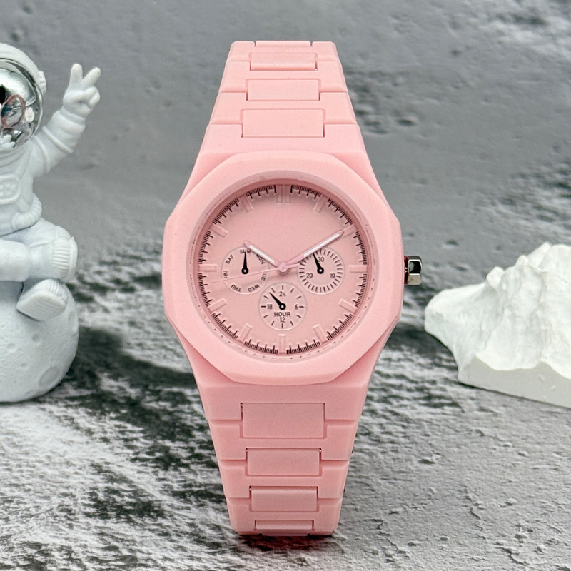 Famous Brand Fake Three-Eyed D - огляд і ціна Luxury Watch Market